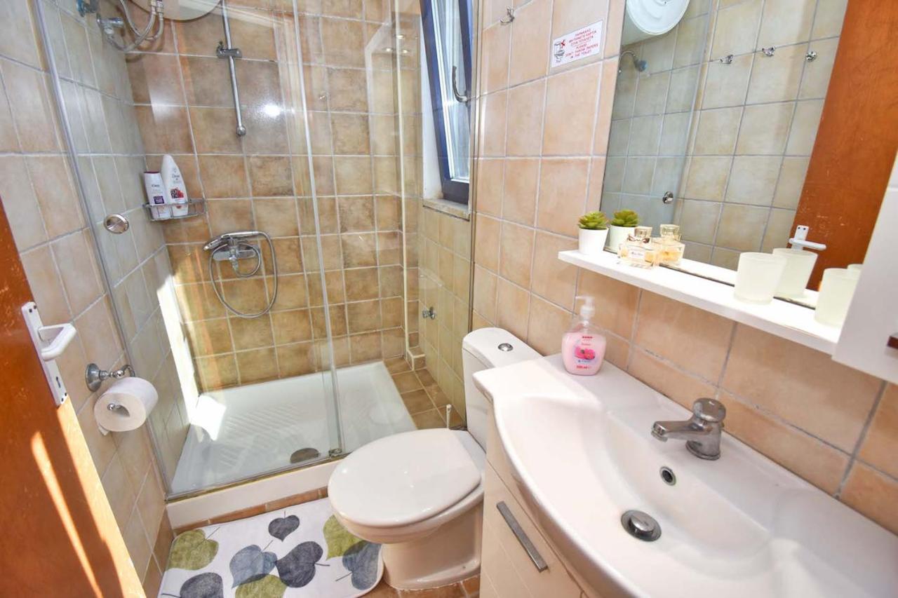 - Luxury Apartment *