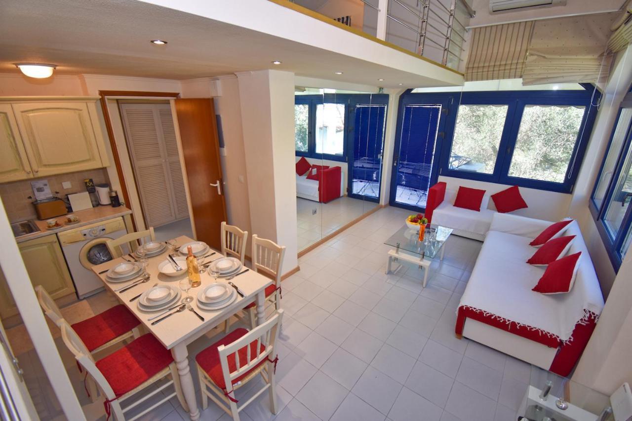 - Luxury Apartment *