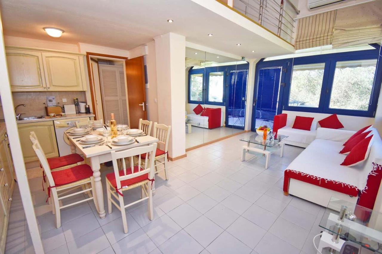 - Luxury Apartament Gouvia